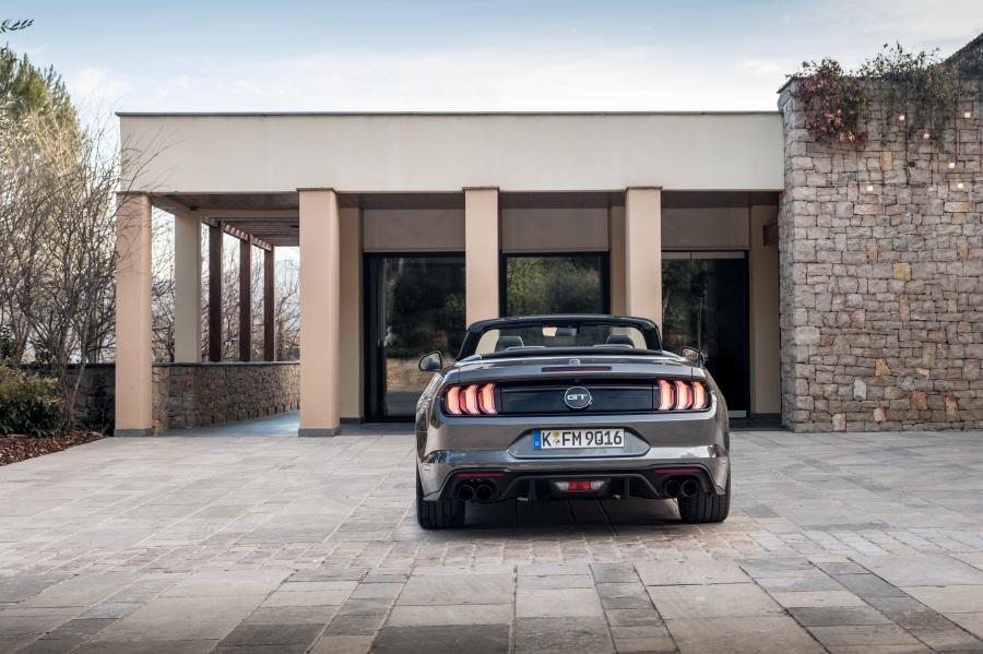  Ford Mustang GT Convertible 2017 года  (EU) (фото 27 из 34)